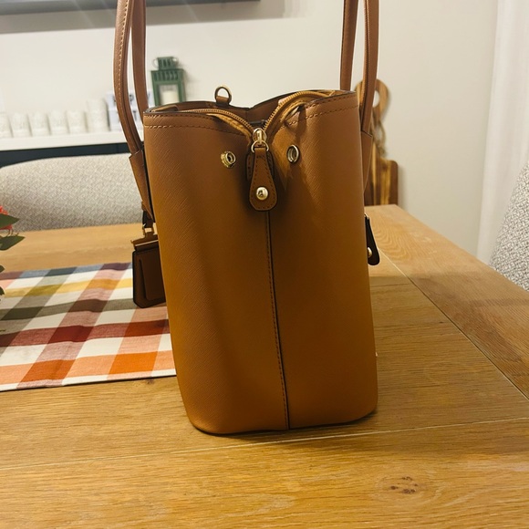 Cognac Handbag - Picture 2 of 6